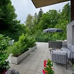Apartment Charmantes Am Stadtrand - Ruhig Und Doch Schnell In Der Stadt Und Am Berg